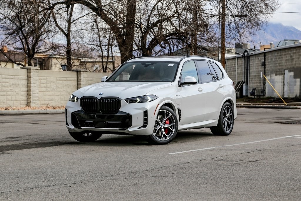 2026 BMW X5 xDrive50e's photo
