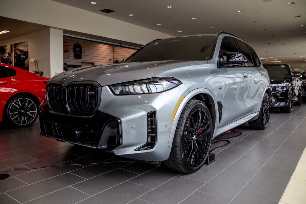 2026 BMW X5 M60i's photo