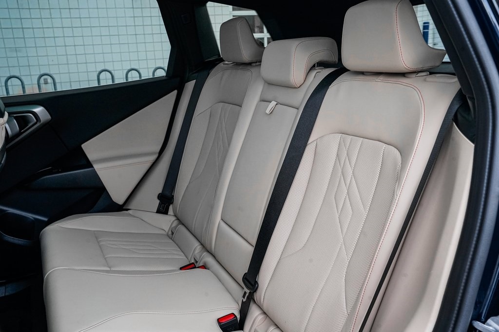 2026 BMW X3 30 - Photo 15