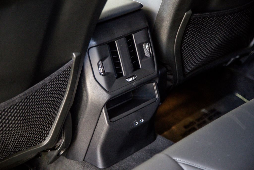 2026 BMW X3 30 - Photo 23