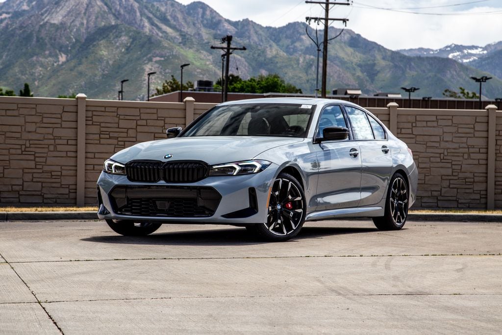 2026 BMW 3 Series 330i xDrive Sedan's photo