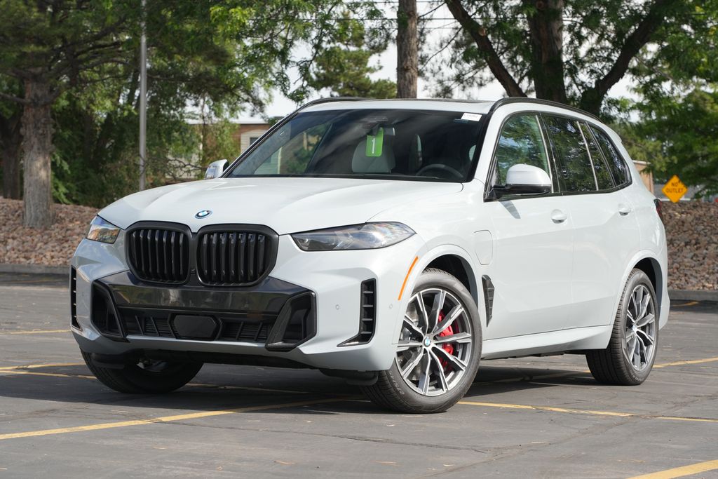 2026 BMW X5 xDrive50e's photo