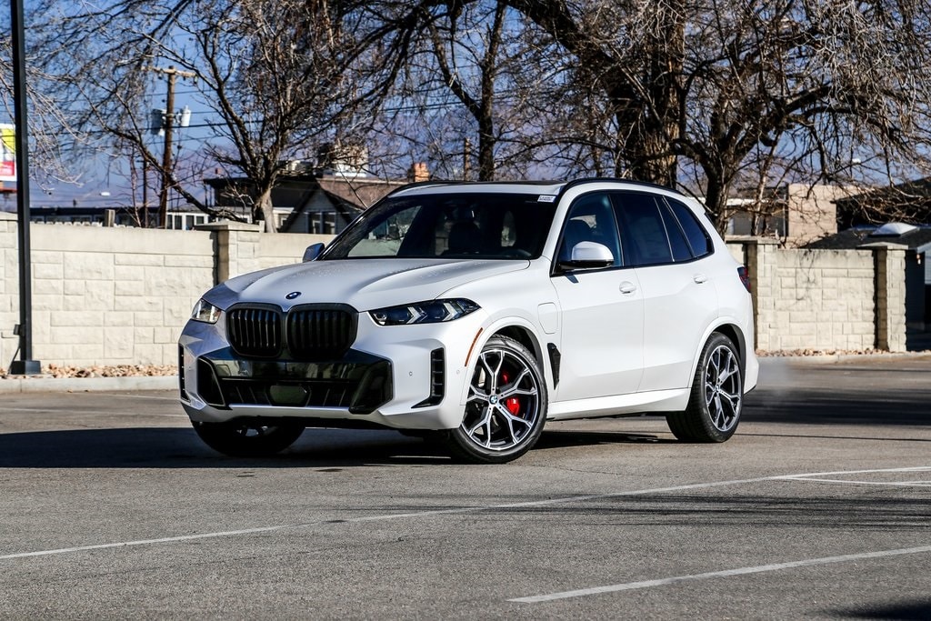 2026 BMW X5 xDrive50e's photo