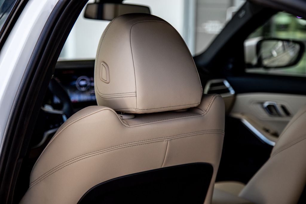 2026 BMW 3 Series 330i - Photo 21