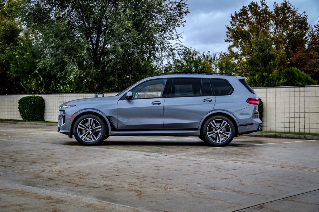 New 2026 BMW X7 xDrive40i SUV
