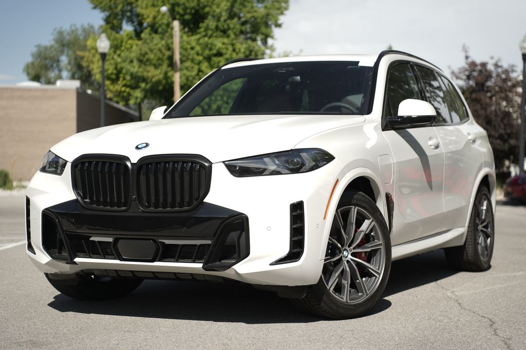 2026 BMW X5 xDrive50e's photo