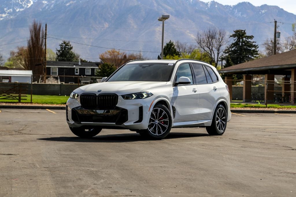2026 BMW X5 xDrive50e's photo
