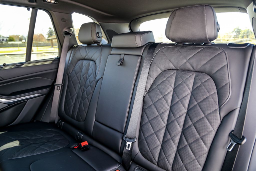 2026 BMW X5 40i - Photo 24
