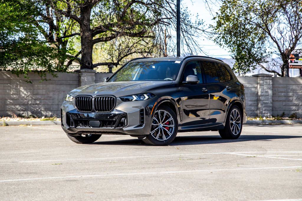 2026 BMW X5 xDrive50e's photo