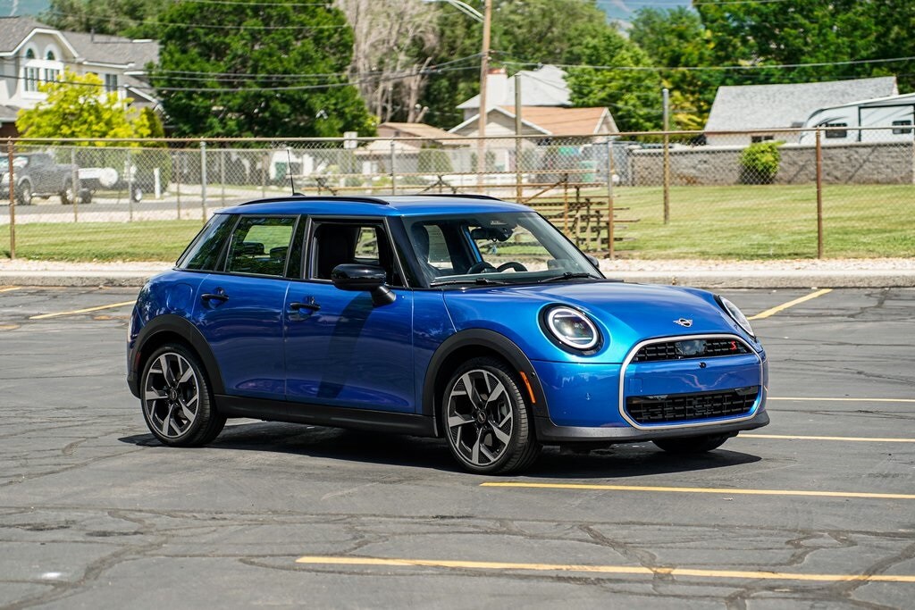 2025 Mini Cooper 4 Door Hardtop S photo 3