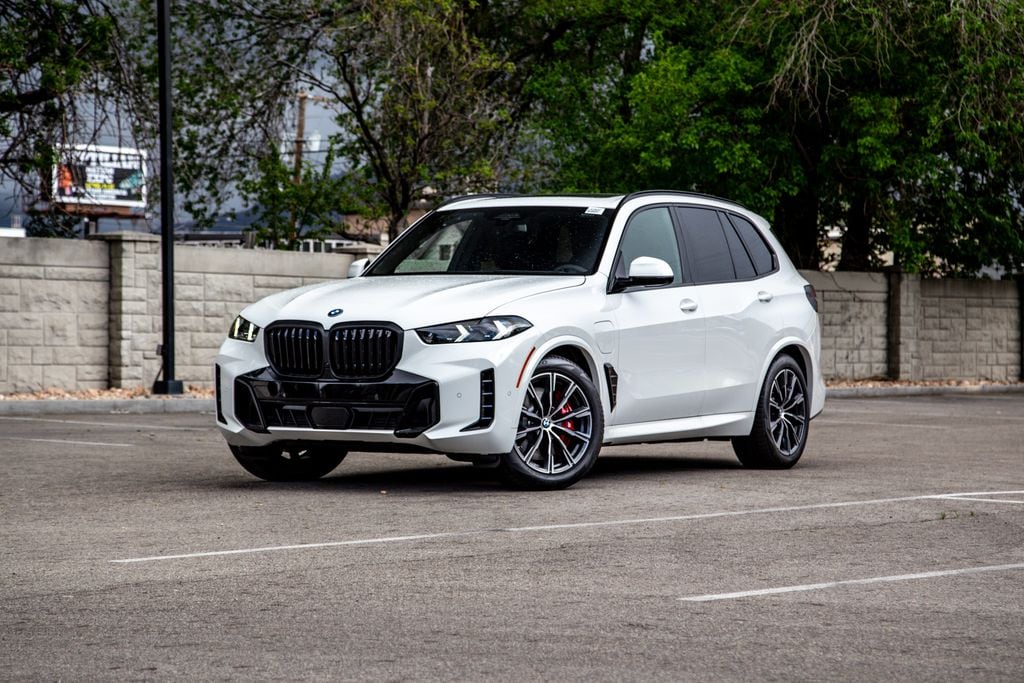 2026 BMW X5 xDrive50e's photo
