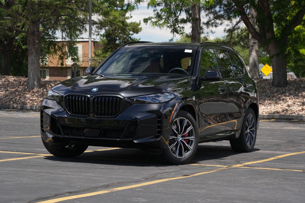 2026 BMW X5 xDrive50e's photo