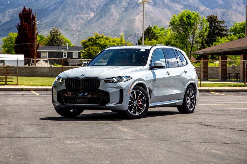 2026 BMW X5 xDrive50e's photo