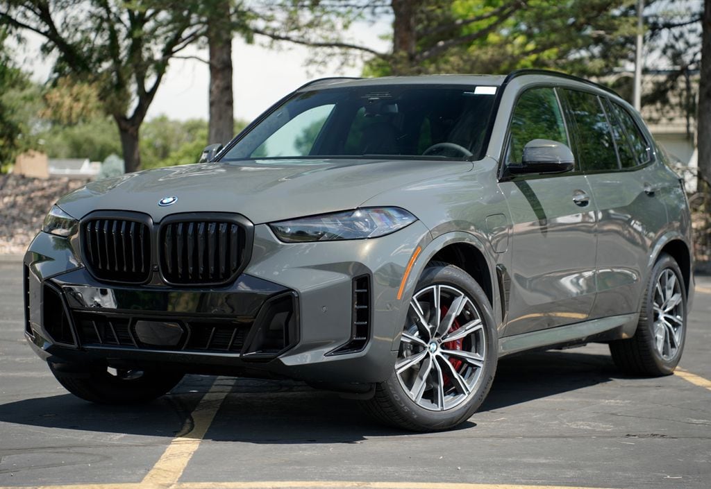 2026 BMW X5 xDrive50e's photo