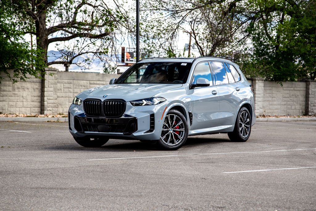 2026 BMW X5 xDrive50e's photo