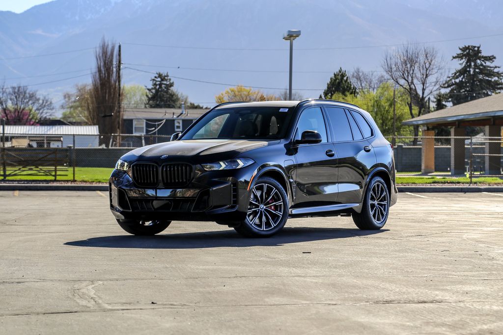 2026 BMW X5 xDrive50e's photo