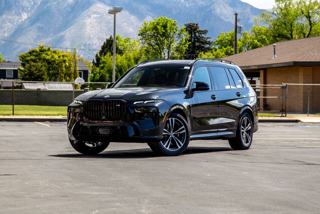 2026 BMW X7 M60i's photo