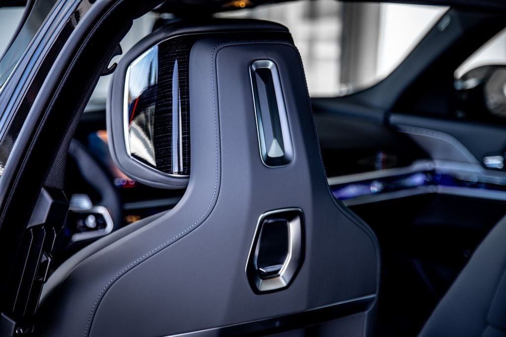 2026 BMW 7 Series 760i - Photo 31