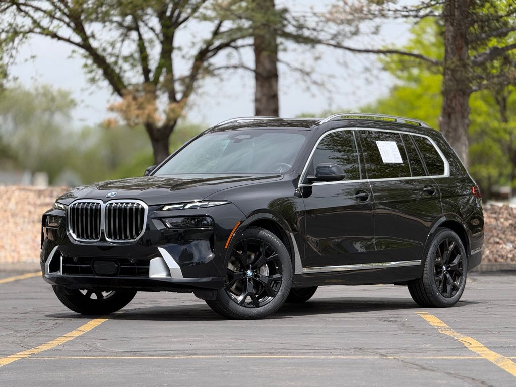 2023 BMW X7 xDrive40i's photo