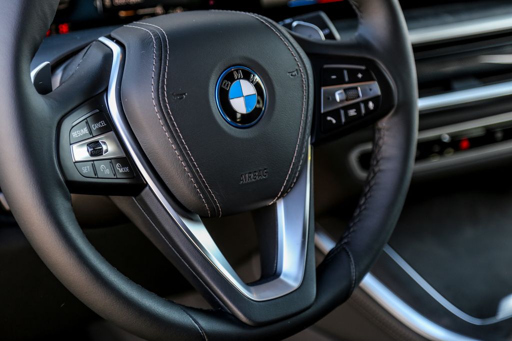 2026 BMW X5 50e - Photo 12