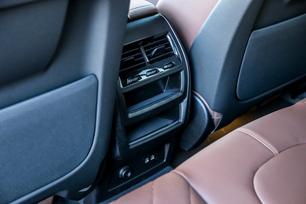 2026 BMW X5 50e - Photo 22