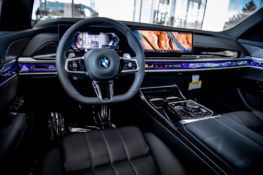 2026 BMW 7 Series 760i - Photo 15
