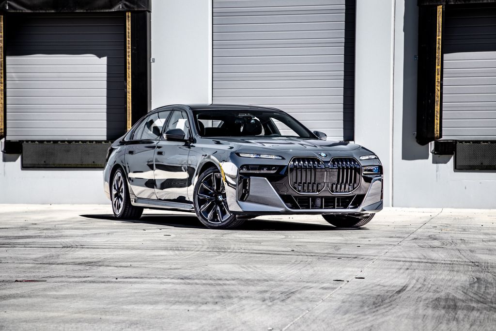 2026 BMW 7 Series 760i - Photo 11