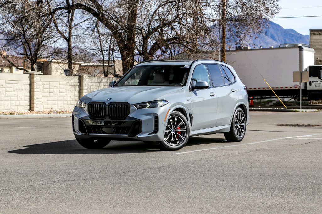 2026 BMW X5 xDrive50e's photo