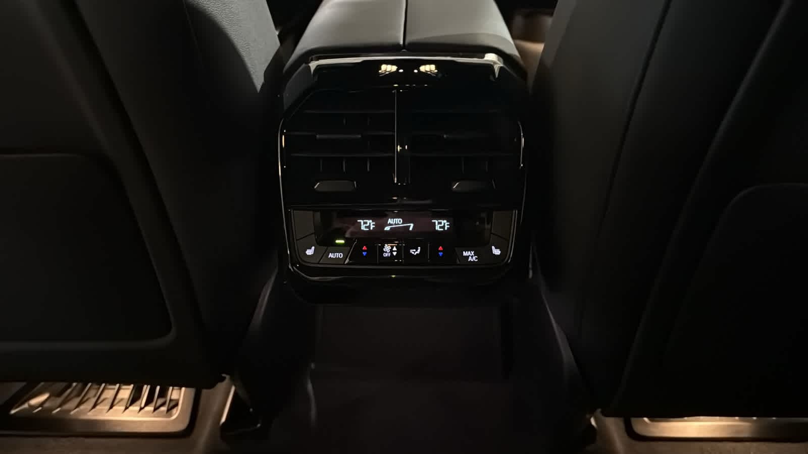 2026 BMW iX  27