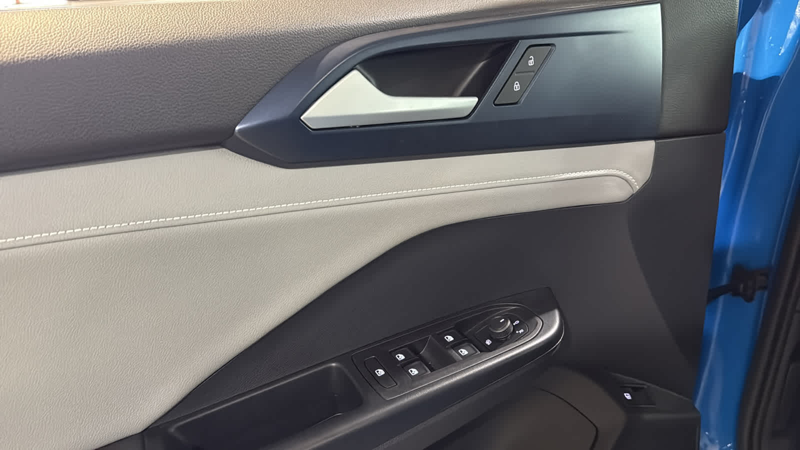 2024 Volkswagen Taos SE 13