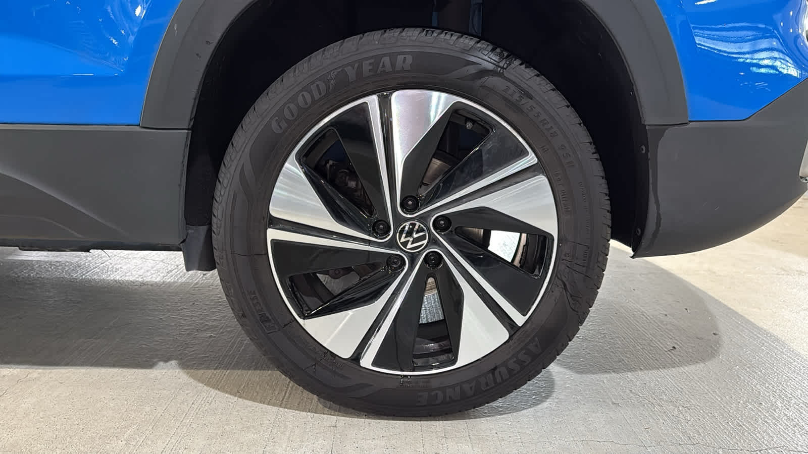 2024 Volkswagen Taos SE 10