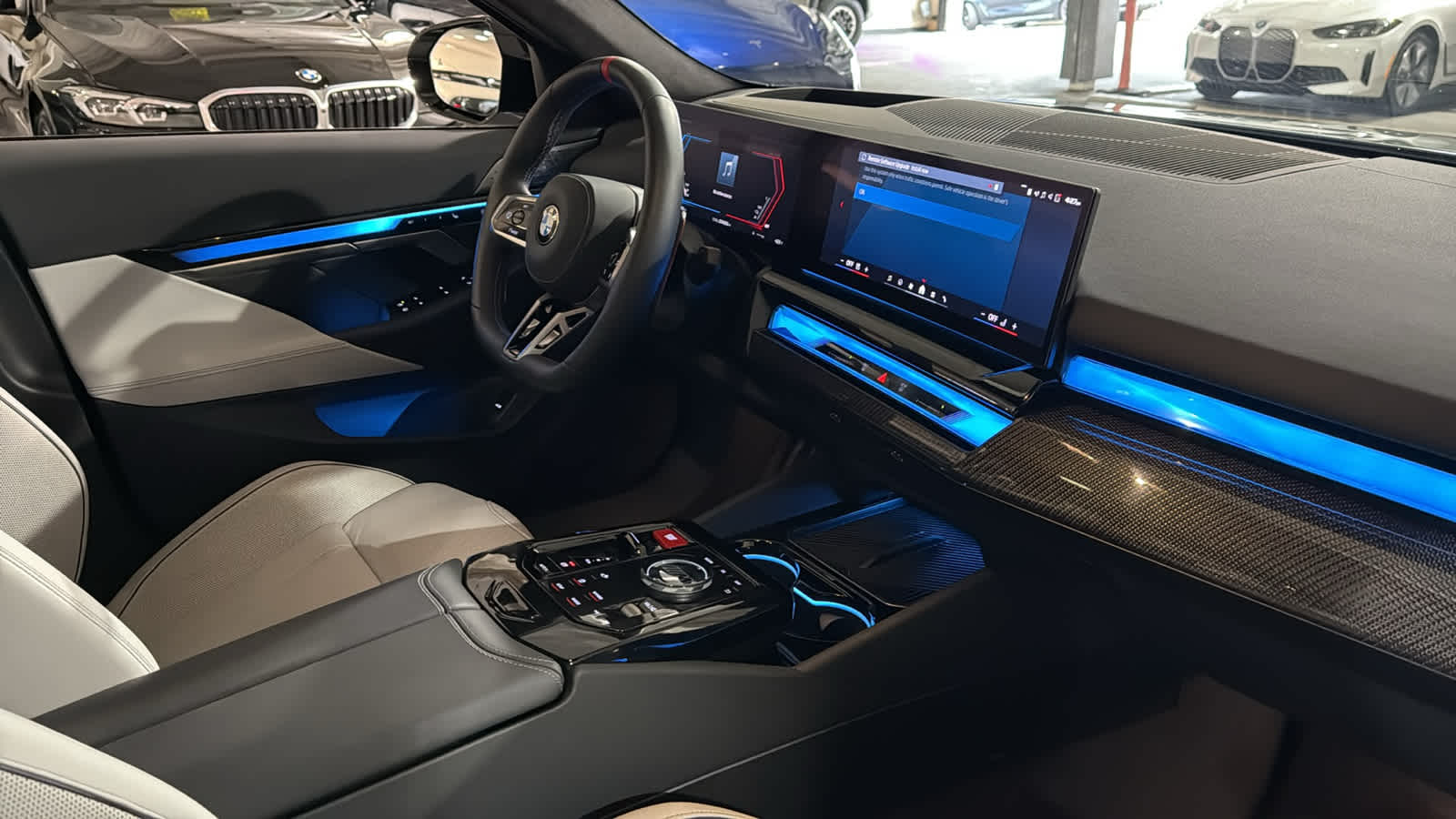 2025 BMW M5  32