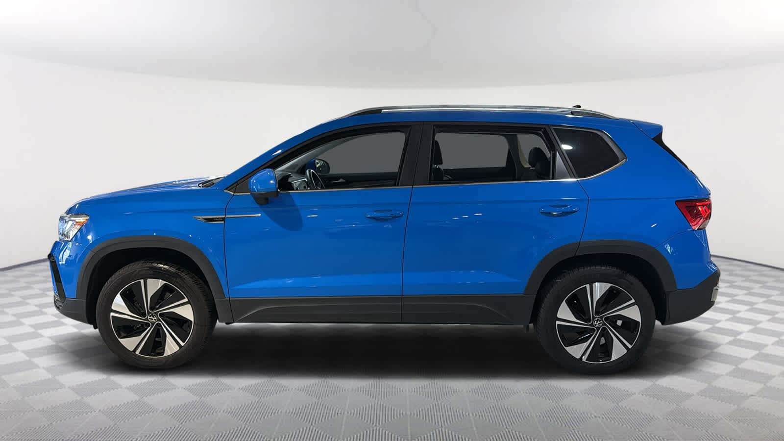 2024 Volkswagen Taos SE 3