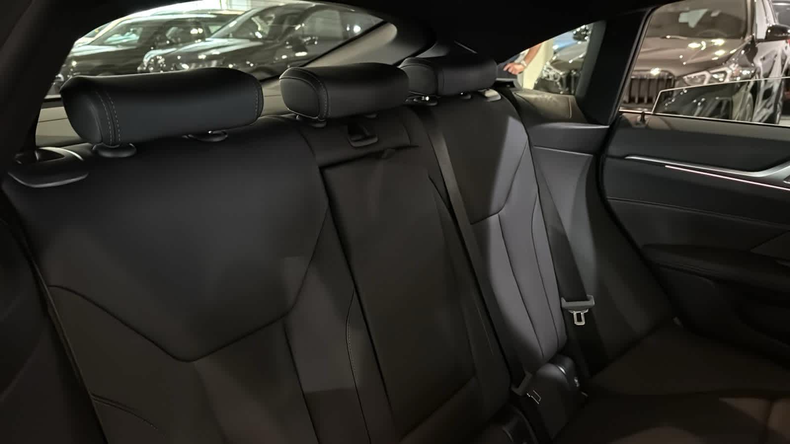 Thumbnail: 2025 BMW i4 - 32