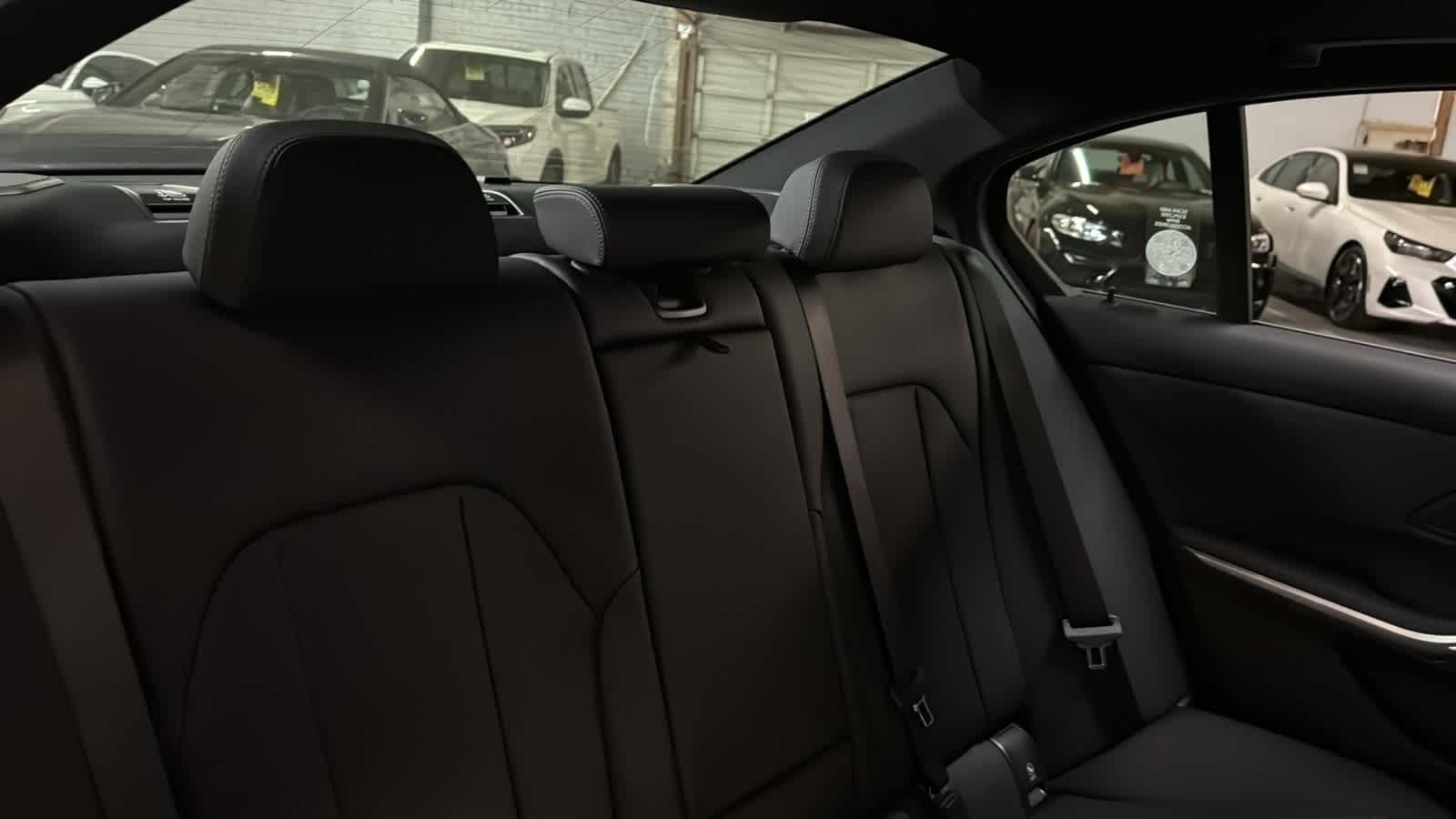Thumbnail: 2025 BMW 3 Series - 32