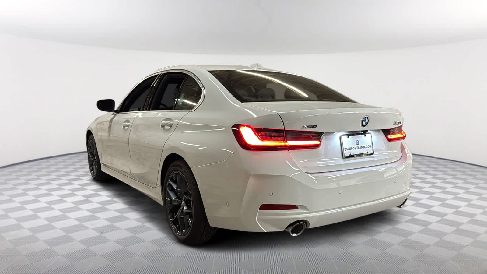 Thumbnail: 2025 BMW 3 Series - 4