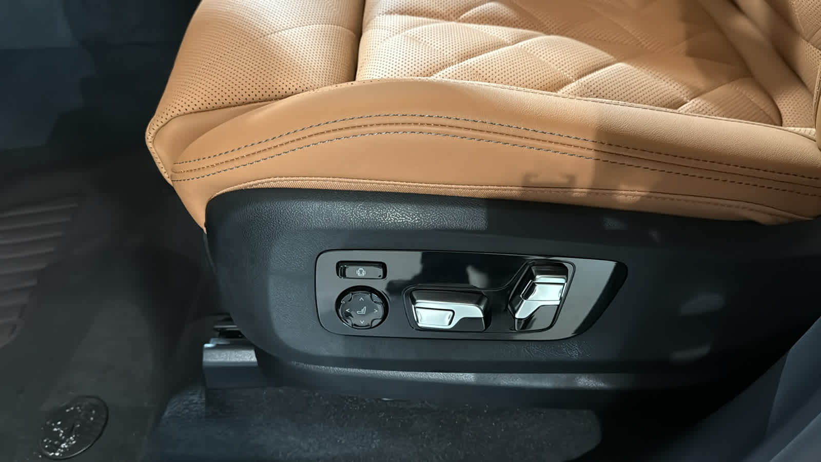 2026 BMW X5 xDrive50e 15