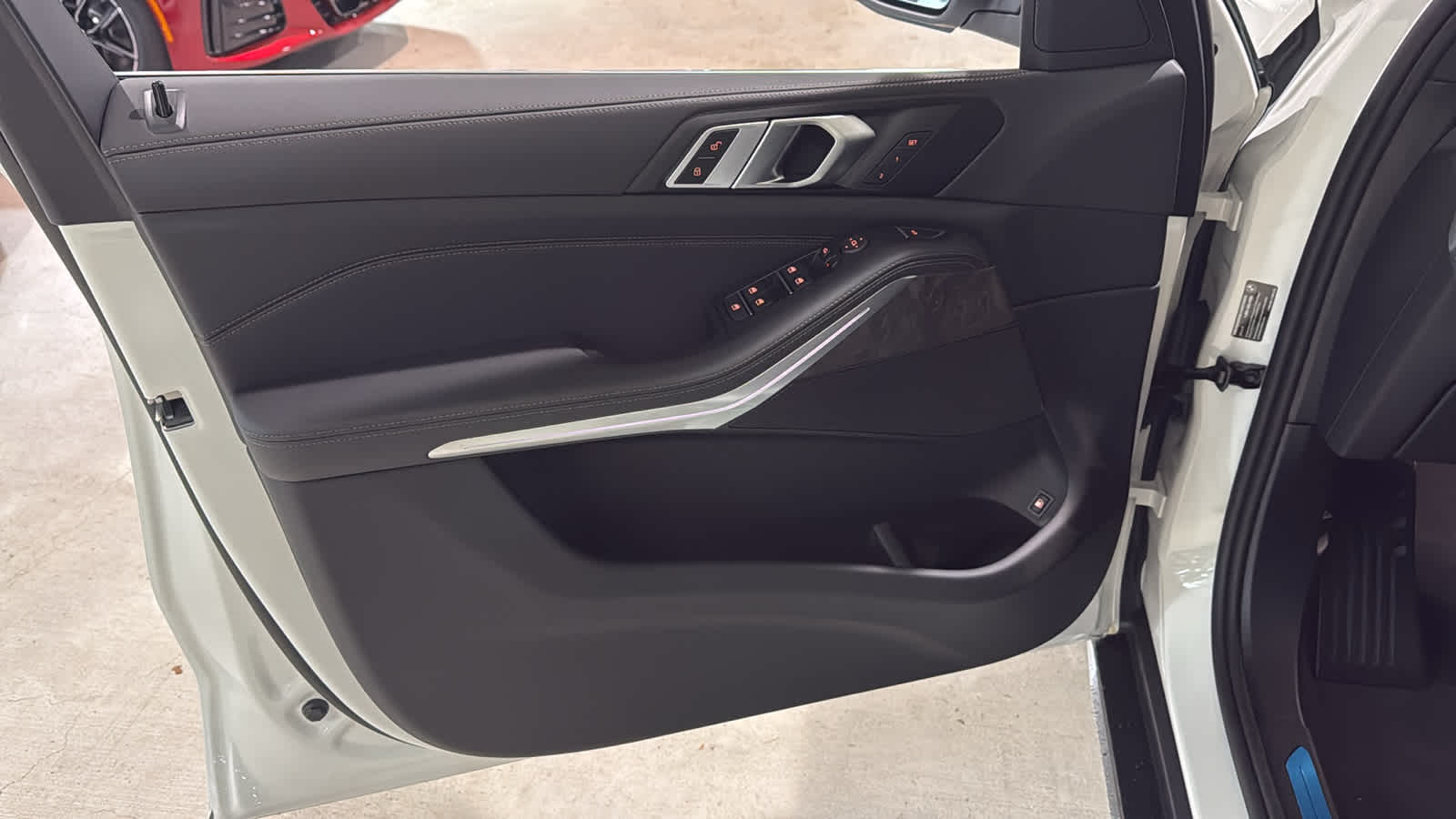 2025 BMW X5 xDrive50e 13