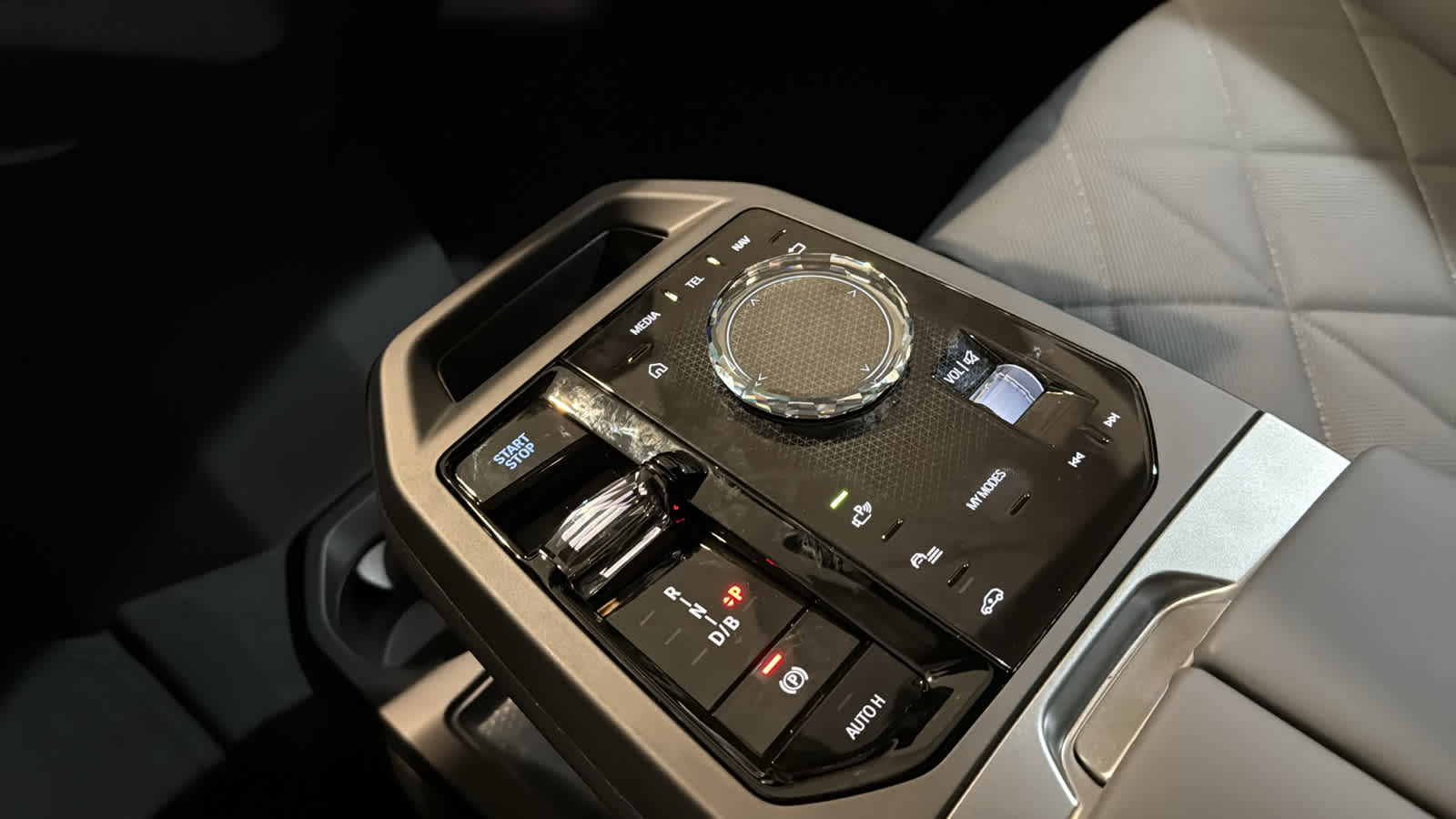 2026 BMW iX  21