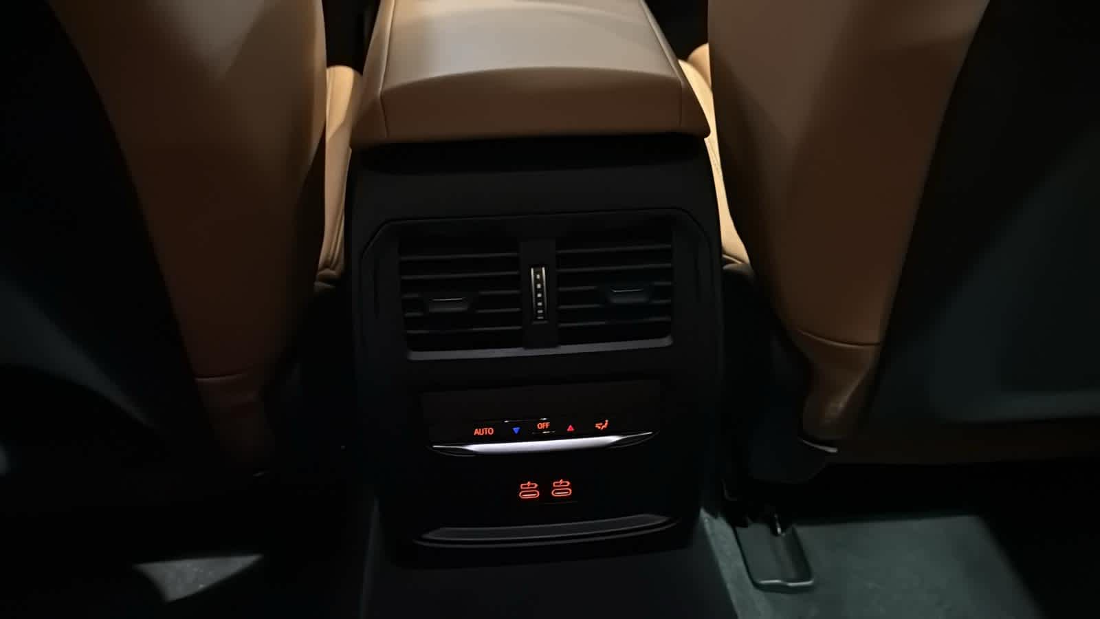 Thumbnail: 2025 BMW i4 - 27