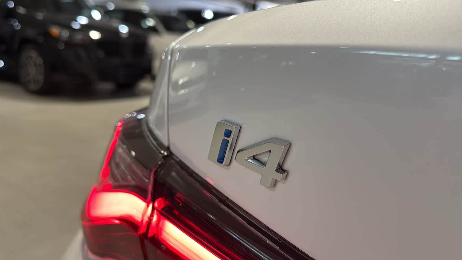 Thumbnail: 2025 BMW i4 - 9