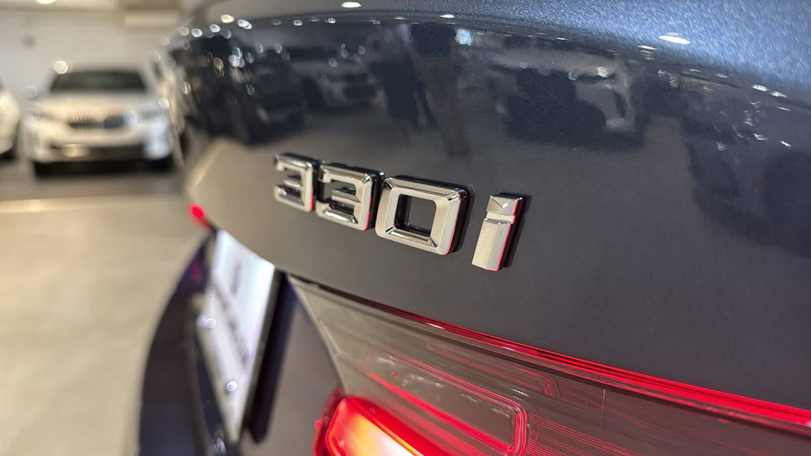 Thumbnail: 2025 BMW 3 Series - 8