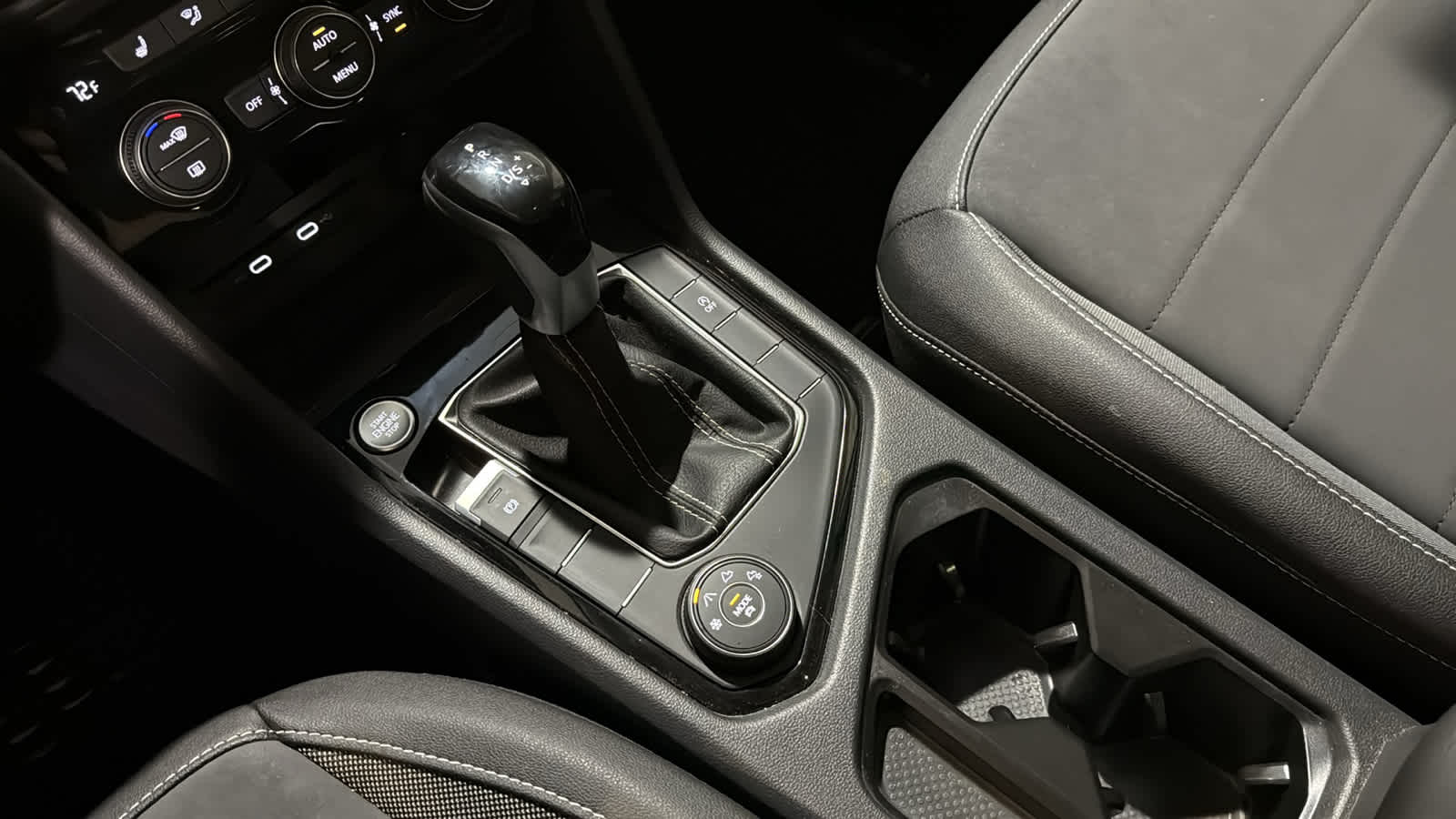 2024 Volkswagen Taos SE 21