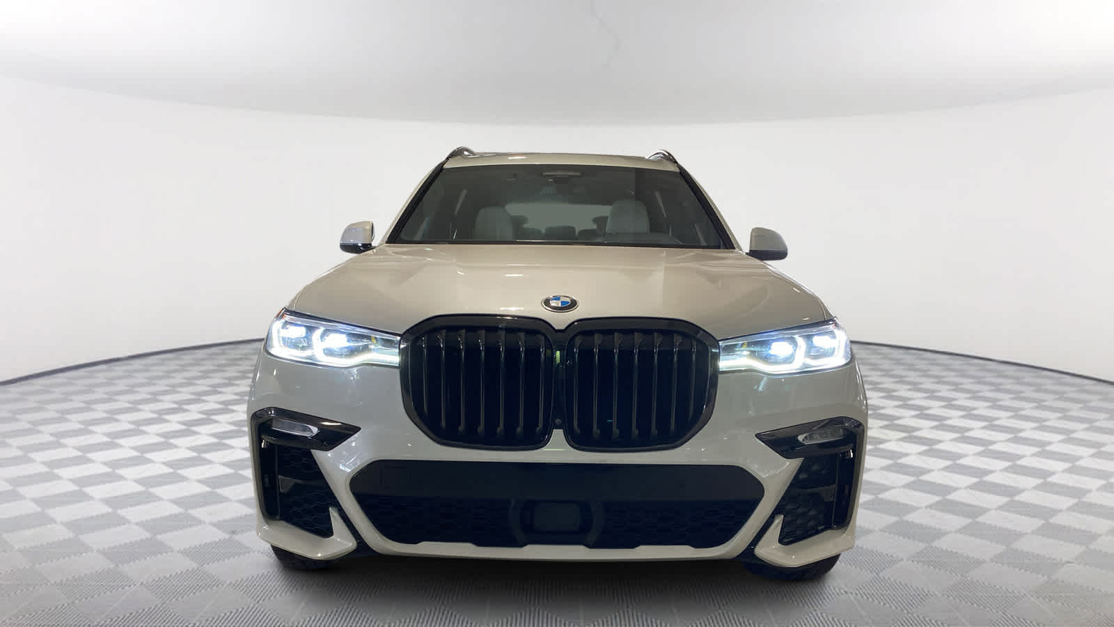 Used 2021 BMW X7 M50i with VIN 5UXCX6C06M9F15448 for sale in Portland, OR