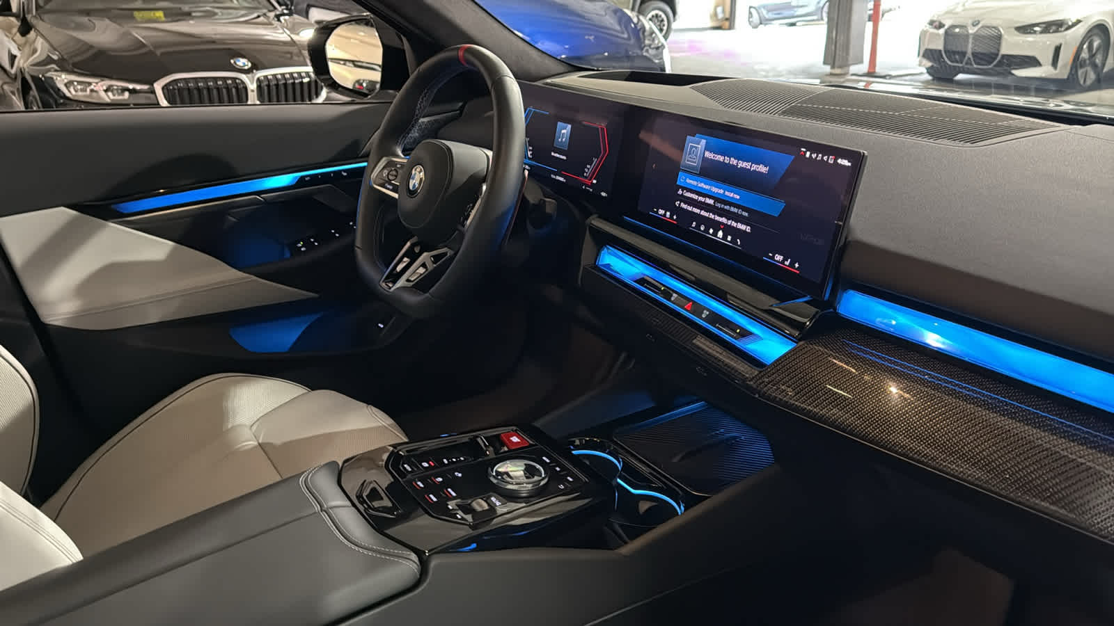 2025 BMW M5  33