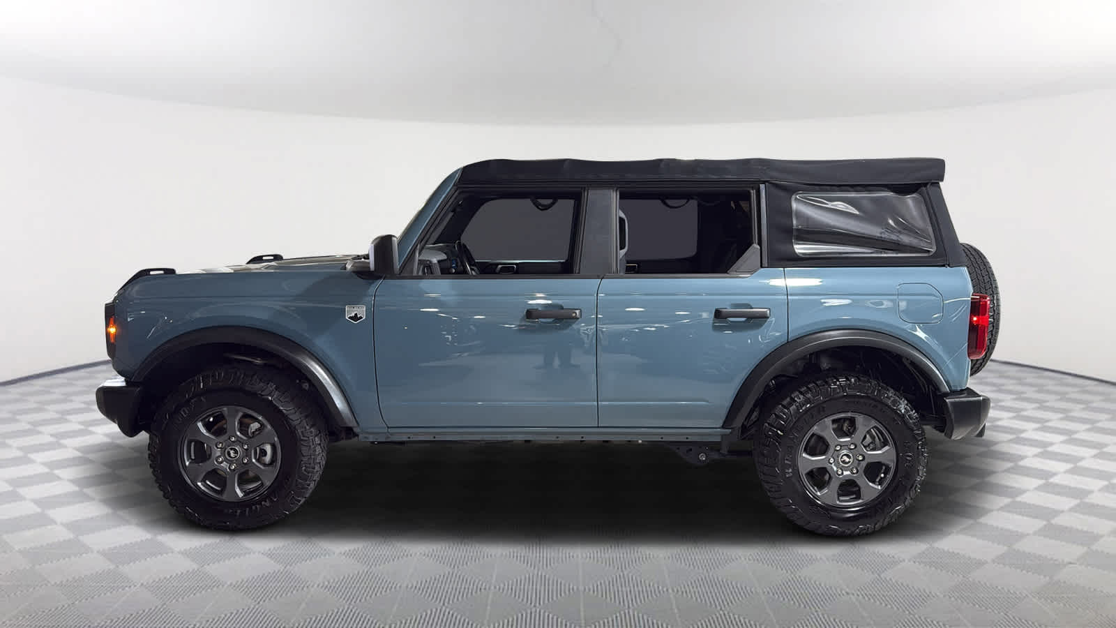 Thumbnail: 2021 Ford Bronco - 3
