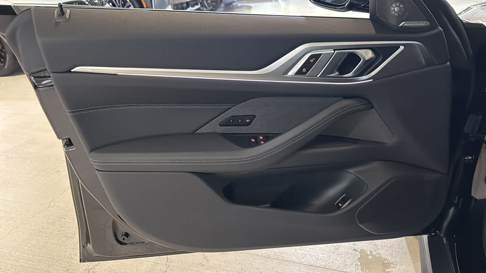 Thumbnail: 2025 BMW i4 - 12