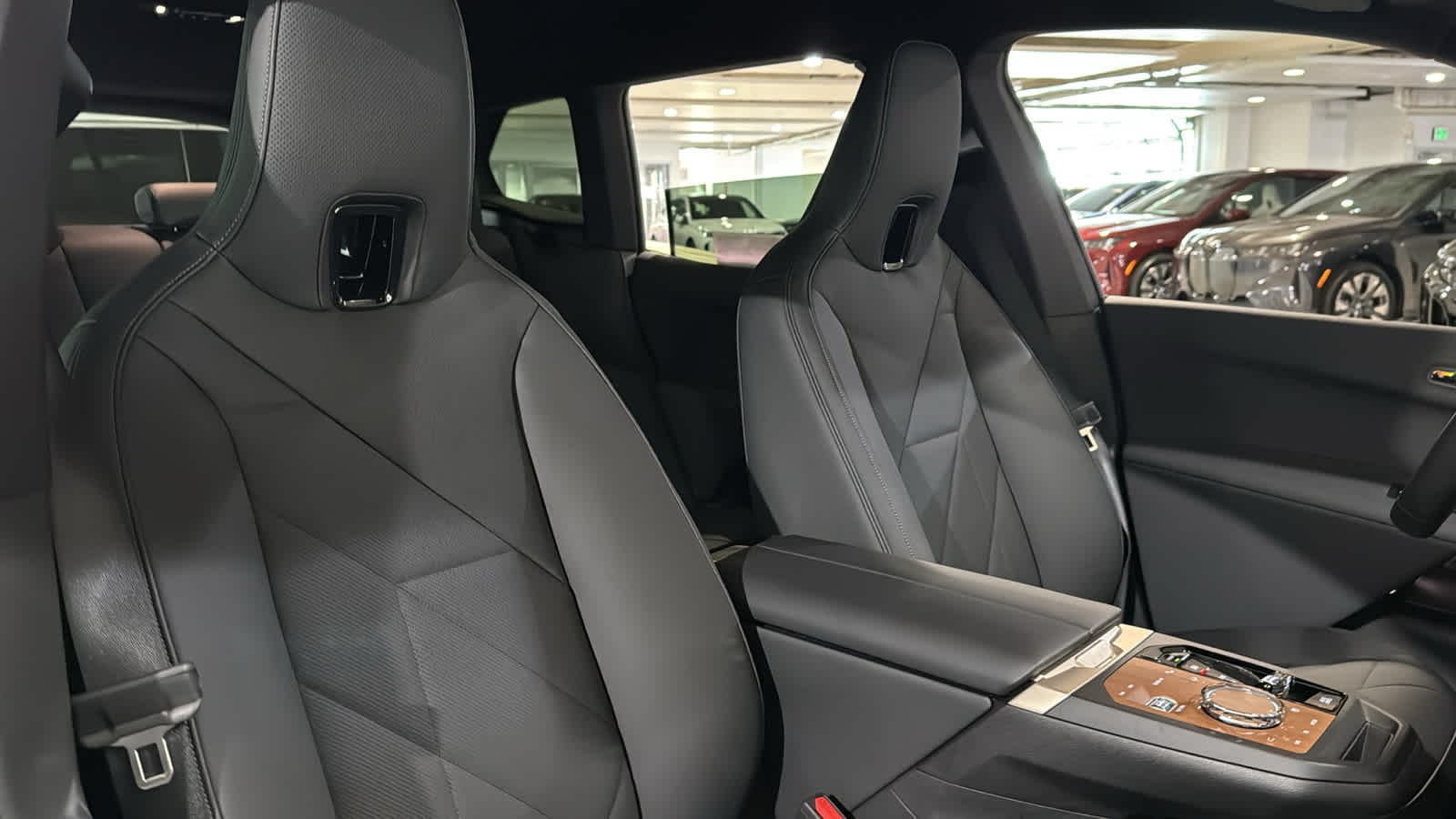 2026 BMW iX  33