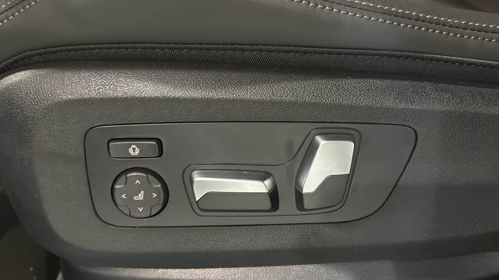 2025 BMW X5 xDrive50e 15