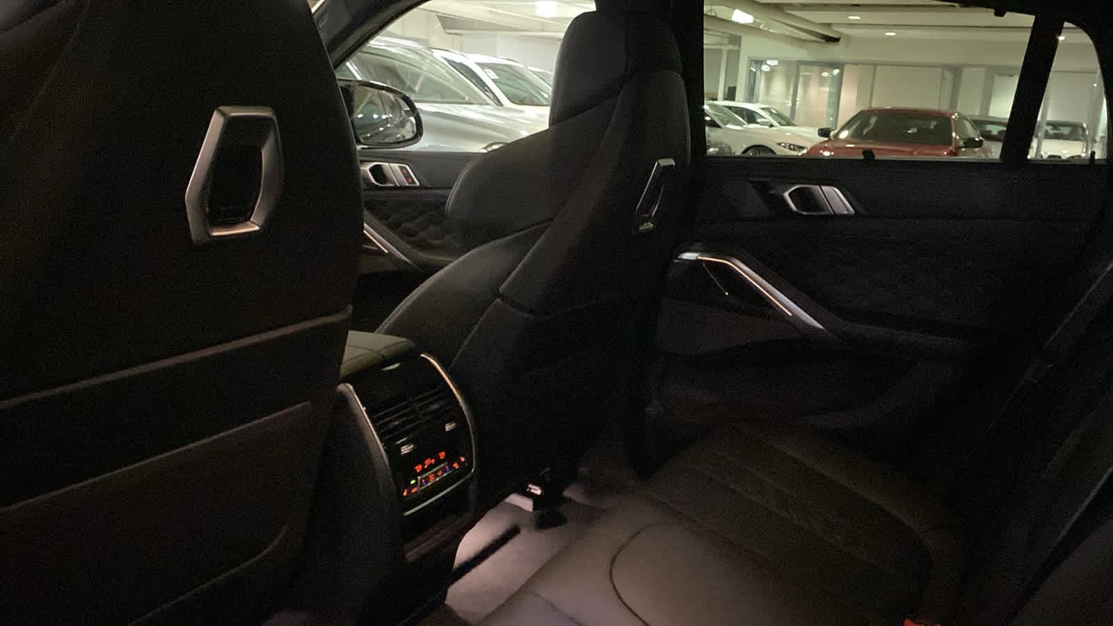 2025 BMW X6 M 27